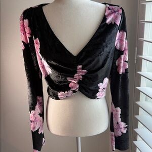 Wayf Women’s Large Velour Black floral Long Sleeve Top